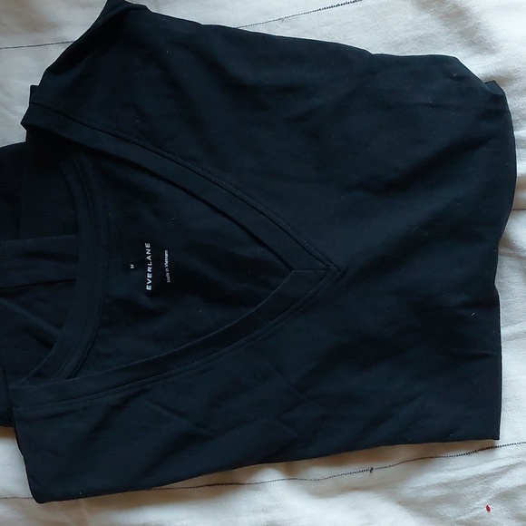 NWOT EVERLANE The Organic Cotton Slouchy V-Neck size medium black - Picture 2 of 3